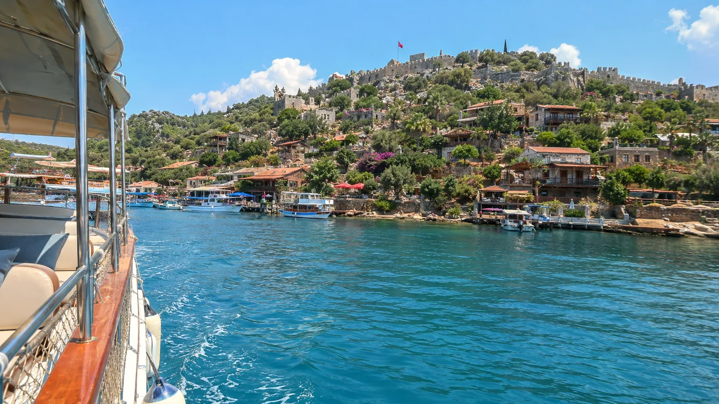 Kekova kıyılarında sakin seyir