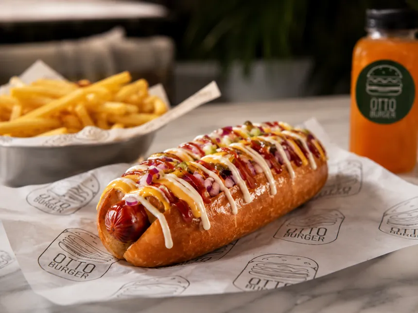 Muffler hot dog — bratwurst sosis.